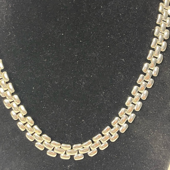 Ann‎ Klein silver tone necklace - Picture 3 of 5